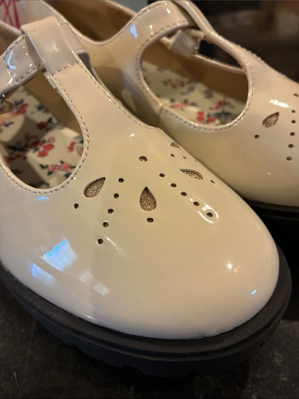 NEW Jellypop' Cream Patent Mary Jane Shoes Sz 4
